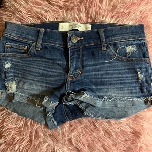 Hollister jean shorts size 0.